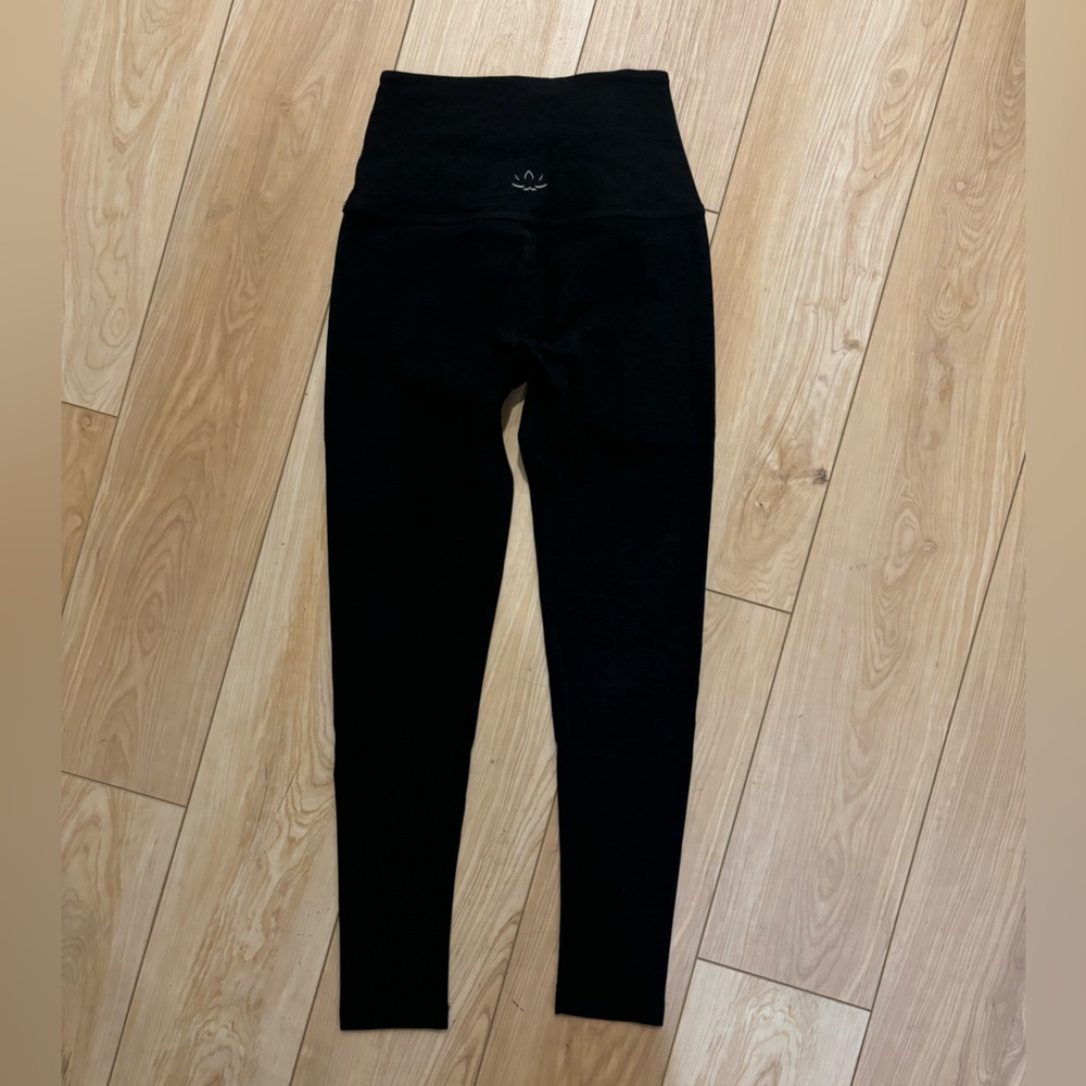 Beyond Yoga Space dye caught in the midi charcoal/black heather extra small